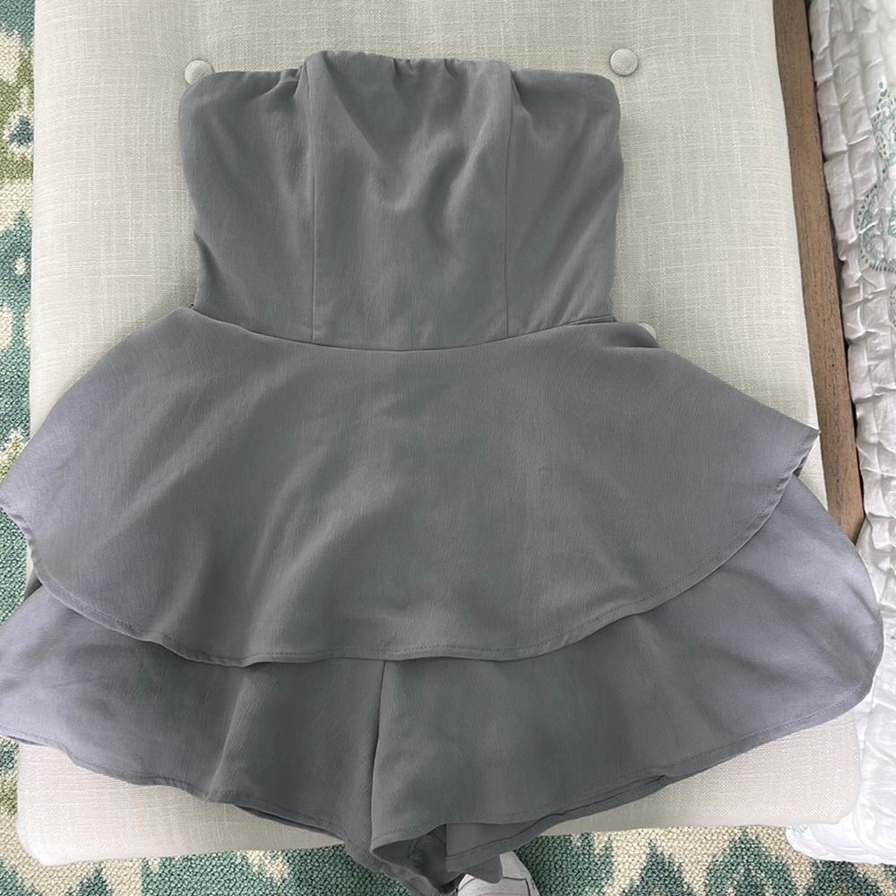 NWOT GREY ROMPER SIZE 2